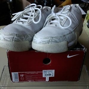 Lebron 2 low 'White Metallic Silver'